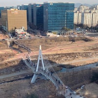 รูปภาพถ่ายที่ Courtyard Marriott Seoul Pangyo โดย B เมื่อ 2/24/2020
