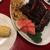 Photo taken at Lucille&amp;#39;s Smokehouse Bar-B-Que by R. on 8/9/2019
