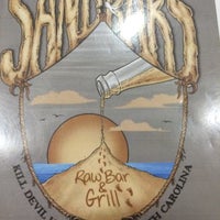 7/31/2016 tarihinde Phil C.ziyaretçi tarafından Sandbars Raw Bar and Grill'de çekilen fotoğraf