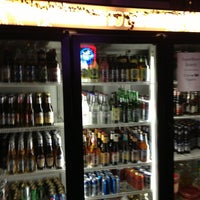 Foto tirada no(a) The Garage Bar por Todd G. em 12/21/2012