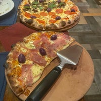 1/24/2024 tarihinde Michael K.ziyaretçi tarafından Allegro pizzas'de çekilen fotoğraf
