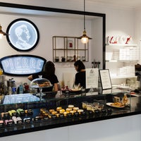 Photo prise au Pierre – La Sweet Boutique par Dmitriy le2/19/2021
