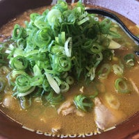 Photo taken at ラーメン横綱 by tachipico on 8/2/2021