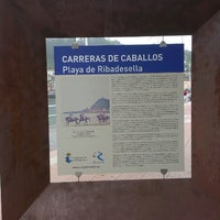 Foto diambil di Oficina de Turismo de Ribadesella oleh Rosa P. pada 4/17/2014