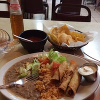 Снимок сделан в Rosita&amp;#39;s Mexican Restaurant пользователем Natalia C. 2/10/2014