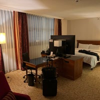 Foto diambil di Hamburg Marriott Hotel oleh Chris B. pada 2/23/2022
