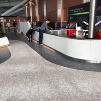 Photo taken at Fast Track Security/Passport Control - T5 by Chris B. on 3/23/2018
