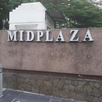 Photo taken at Midplaza 1 by Renata M. on 6/17/2019