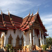 Photo taken at Dokmai Temple by Num Z. on 1/6/2013