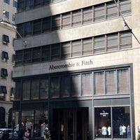 Photo taken at Abercrombie &amp;amp; Fitch by Sv H. on 4/11/2022