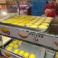 Photo taken at Tai Cheong Bakery by Primrose K. on 11/24/2023