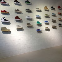 4/3/2013 tarihinde Pieter-Jan P.ziyaretçi tarafından Fast Forward Sneakershop'de çekilen fotoğraf
