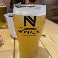5/27/2022 tarihinde Jamie E.ziyaretçi tarafından Nomadic Beerworks'de çekilen fotoğraf