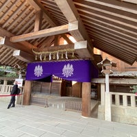 Photo taken at 熱田神宮 本宮・拝殿 by Takahiro Y. on 1/6/2023