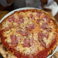 Снимок сделан в Tutto Pizza &amp;amp; Pasta пользователем Rashaad S. 6/23/2023