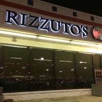 Photo taken at Rizzuto’s Restaurant-Bar-Sports by Greg W. on 2/17/2014