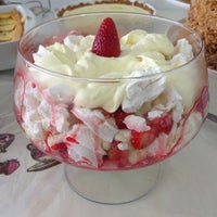 Photo taken at Sorveteria Ula Ula by Carlos P. on 4/27/2013