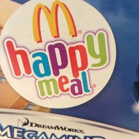 รูปภาพถ่ายที่ McDonald&amp;#39;s โดย Leanne M. เมื่อ 3/17/2012