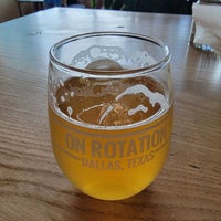 Foto scattata a On Rotation Brewery + Taproom da Jeffrey P. il 7/16/2022