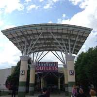 great lakes crossing outlets