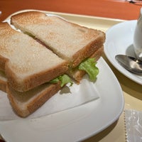 Photo taken at Doutor Coffee Shop by Hal C. on 11/8/2022
