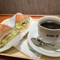 Photo taken at Doutor Coffee Shop by Hal C. on 11/26/2023