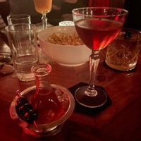 Foto tomada en The Fox Bar &amp;amp; Cocktail Club  por Lindsey S. el 12/28/2023