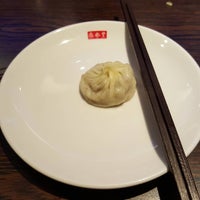 Photo taken at Din Tai Fung by Gareth Y. on 1/31/2016