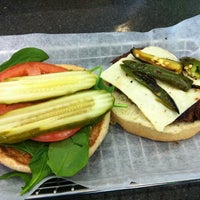 Foto scattata a Burger Boss da Loren B. il 11/17/2012