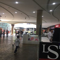 1/8/2018 tarihinde John A.ziyaretçi tarafından Centro Comercial Jardín Plaza'de çekilen fotoğraf