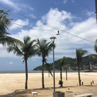 Photo taken at Praia do Gonzaguinha by Julio P. on 10/17/2017