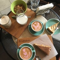 11/3/2018 tarihinde Evgeniya S.ziyaretçi tarafından Coffeeholic'de çekilen fotoğraf