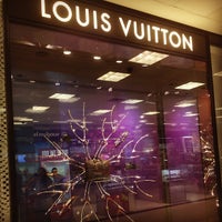 LOUIS VUITTON GARDEN CITY ROOSEVELT FIELD MACY'S - 42 Photos & 54 Reviews -  630 Old Country Rd, Garden City, New York - Leather Goods - Phone Number -  Yelp