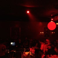 Foto tomada en The Loft Nightclub  por Lu A. el 12/2/2012
