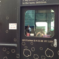 5/10/2013にCatherine M.がTaïm Mobile Falafel &amp;amp; Smoothie Truckで撮った写真