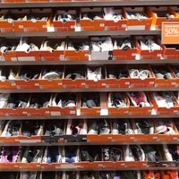 Nike top factory aeropuerto