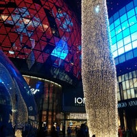 Снимок сделан в ION Orchard пользователем Johan Tan 12/1/2014