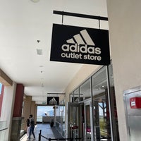 codicioso montar adjetivo Adidas Outlet Store - Gohtong Jaya - 789 visitors