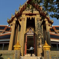 Photo taken at Wat Ratchabophit by Kenny on 4/2/2024
