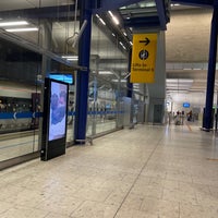 Photo taken at Heathrow Express Station (HX) - T5 by Gordon P. on 1/4/2022