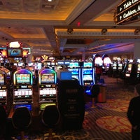 Foto diambil di Fallsview Casino Resort oleh Ruslan K. pada 4/26/2013