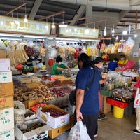 Photo taken at Tampines Round Market &amp;amp; Food Centre by Cheen T. on 1/6/2022