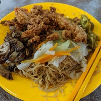 Photo taken at Ang Mo Kio 628 Market &amp;amp; Food Centre by Cheen T. on 6/23/2019