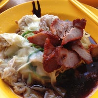 Photo taken at Sin Hoe Hin Rowell Road Wonton Mee by Cheen T. on 10/6/2012