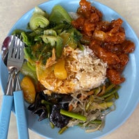 Photo taken at Alexandra Village Food Centre by Cheen T. on 1/20/2022