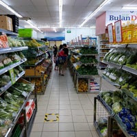 Photo taken at Sheng Siong Supermarket by Cheen T. on 7/31/2020