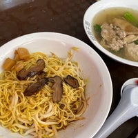 Photo taken at Punggol Noodles 榜鹅肉脞面 by Cheen T. on 3/20/2021