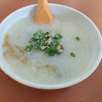 Photo taken at Tanglin Halt (Commonwealth Drive) Food Centre by Cheen T. on 3/25/2020