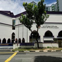 Photo taken at Madrasah Wak Tanjong Al-Islamiah by Cheen T. on 2/18/2020