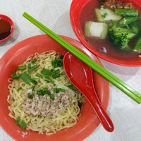 Photo taken at Special Chilli Yong Tau Foo by Cheen T. on 1/23/2020